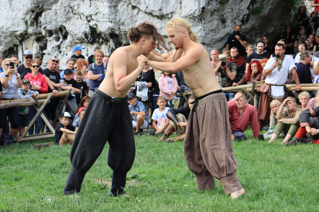 Zamek Ogrodzieniec w Podzamczu - XVIII Najazd Barbarzyńców.