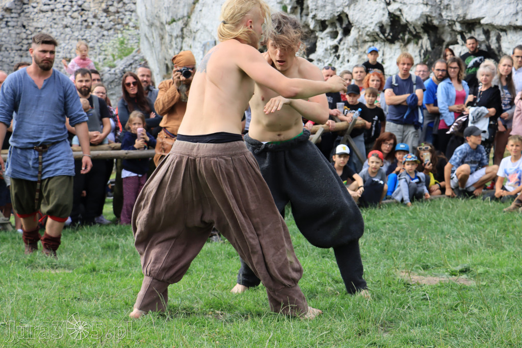 Zamek Ogrodzieniec w Podzamczu - XVIII Najazd Barbarzyńców.