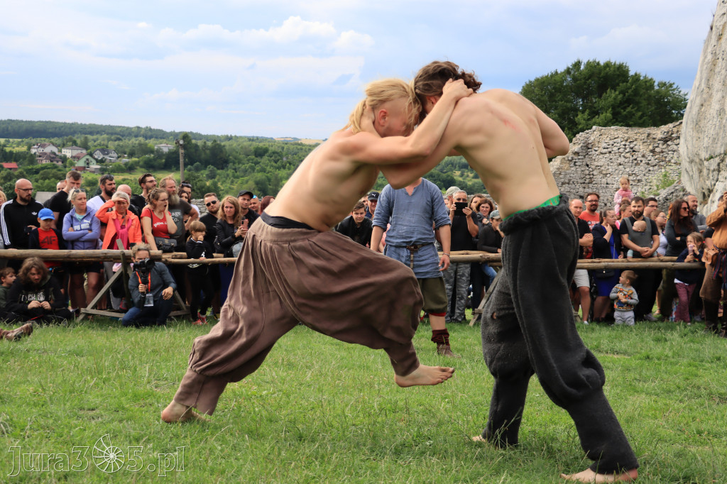 Zamek Ogrodzieniec w Podzamczu - XVIII Najazd Barbarzyńców.