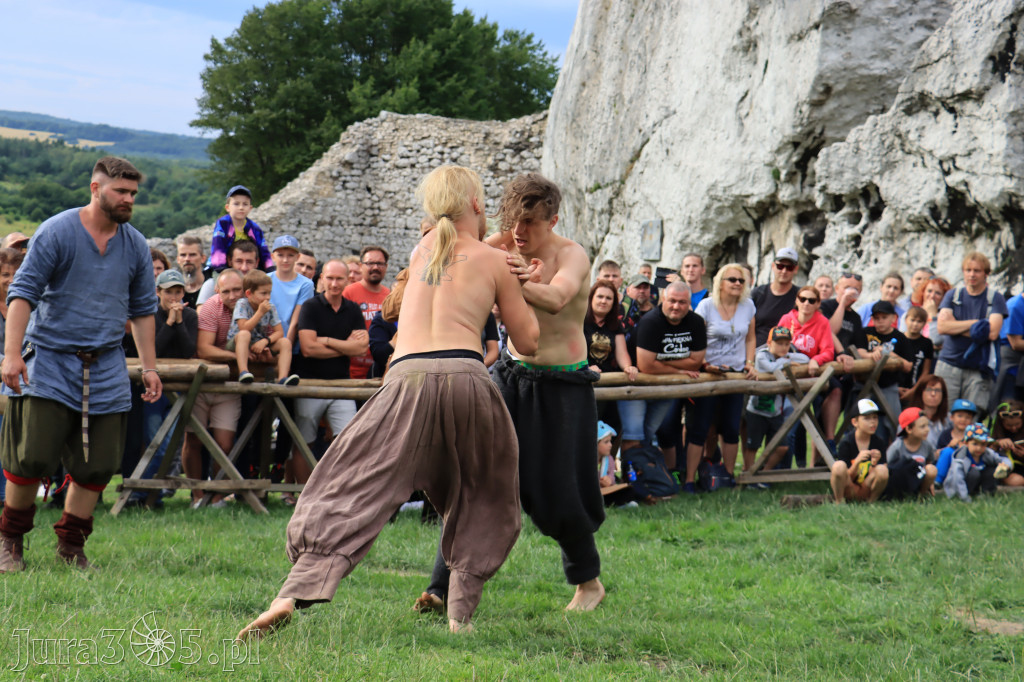 Zamek Ogrodzieniec w Podzamczu - XVIII Najazd Barbarzyńców.
