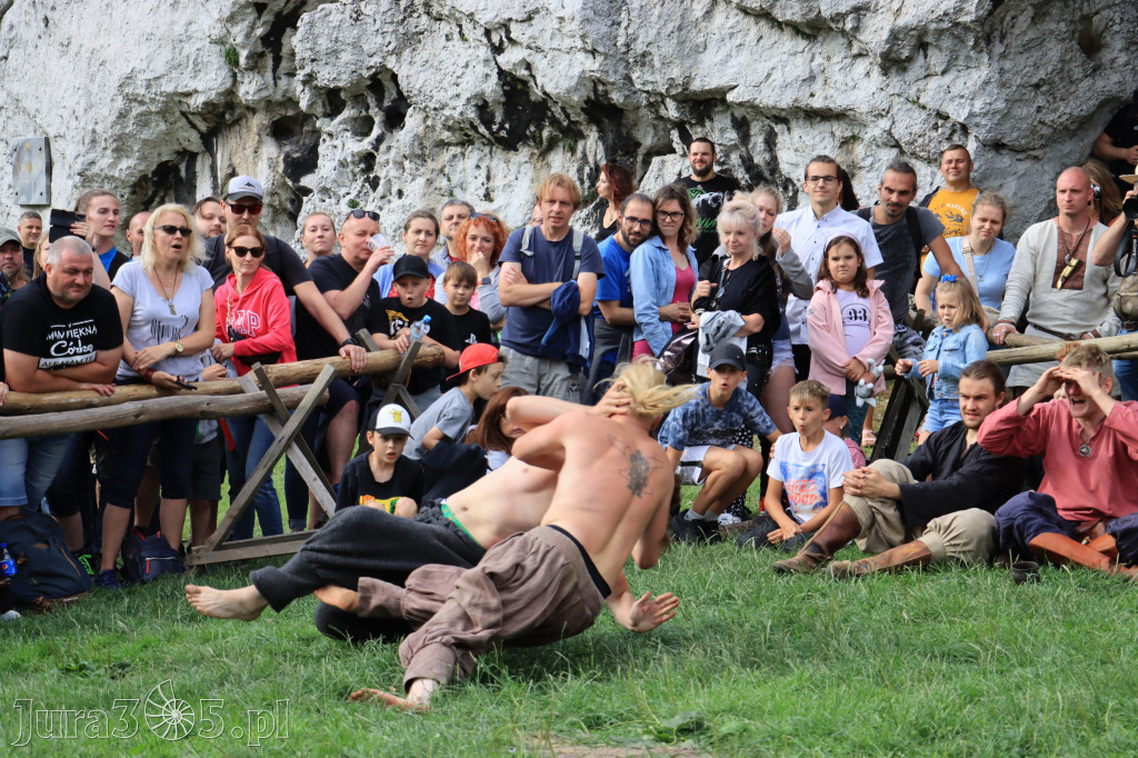 Zamek Ogrodzieniec w Podzamczu - XVIII Najazd Barbarzyńców.