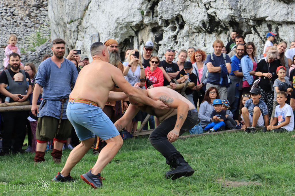 Zamek Ogrodzieniec w Podzamczu - XVIII Najazd Barbarzyńców.