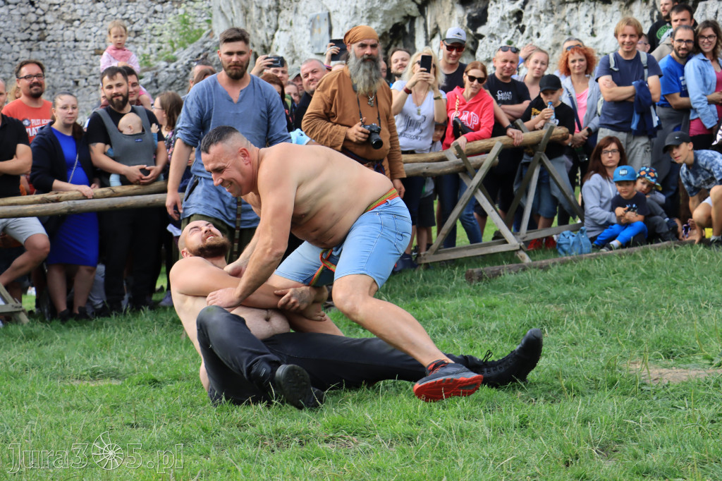 Zamek Ogrodzieniec w Podzamczu - XVIII Najazd Barbarzyńców.