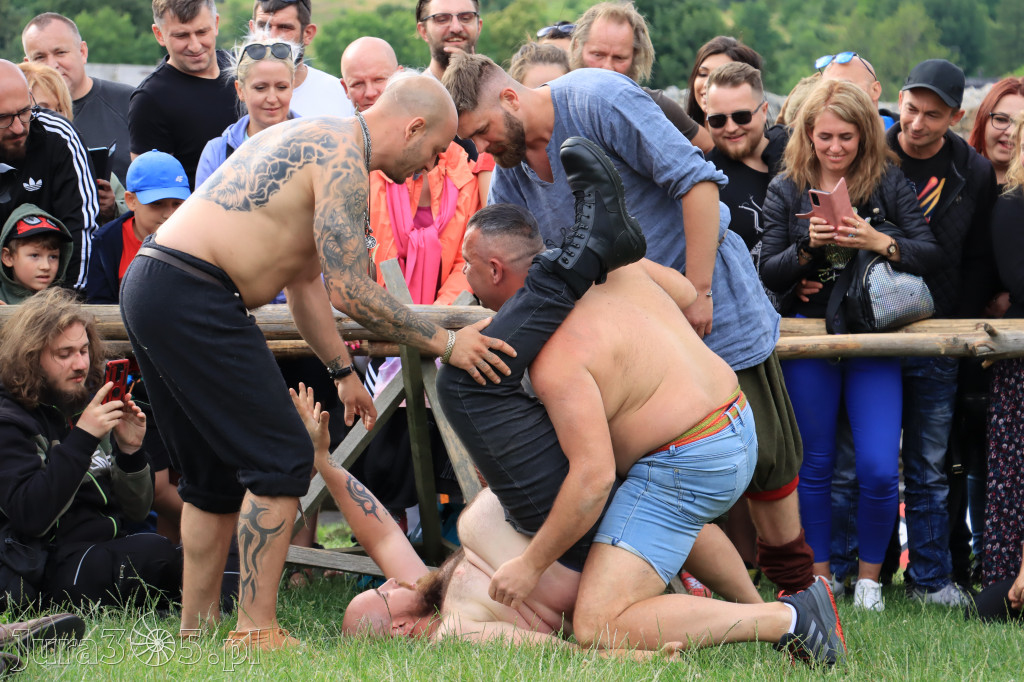 Zamek Ogrodzieniec w Podzamczu - XVIII Najazd Barbarzyńców.