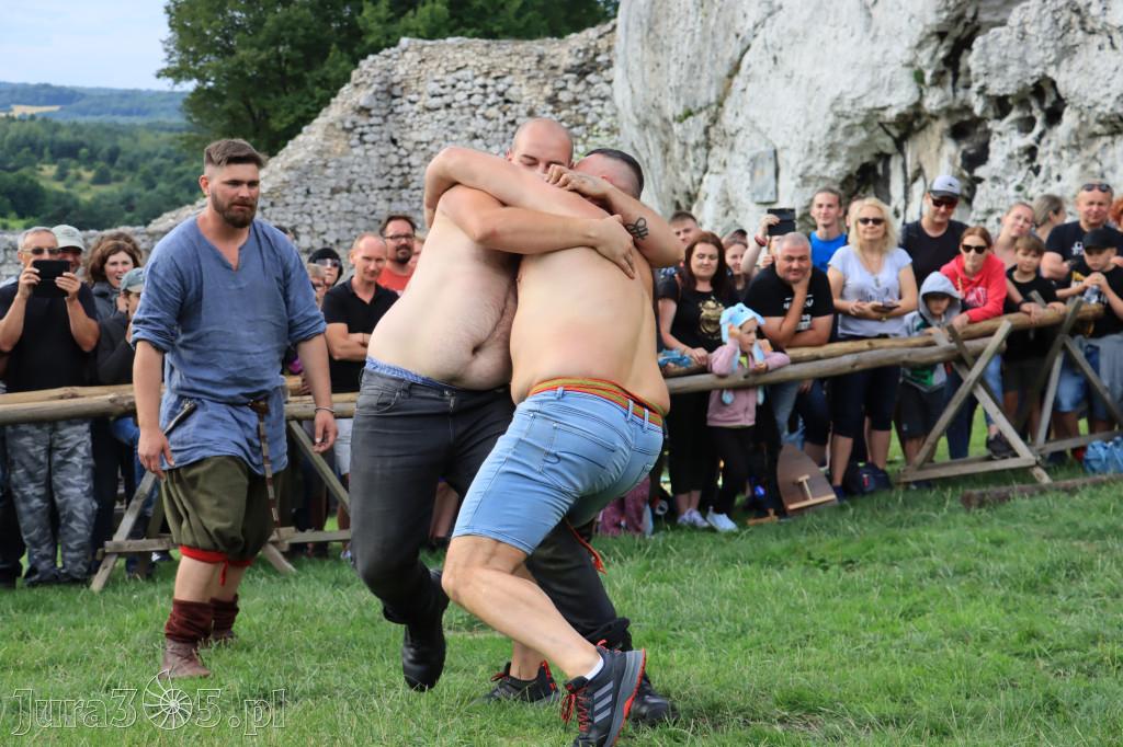 Zamek Ogrodzieniec w Podzamczu - XVIII Najazd Barbarzyńców.