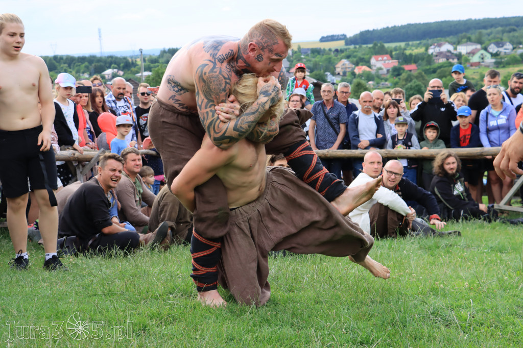 Zamek Ogrodzieniec w Podzamczu - XVIII Najazd Barbarzyńców.