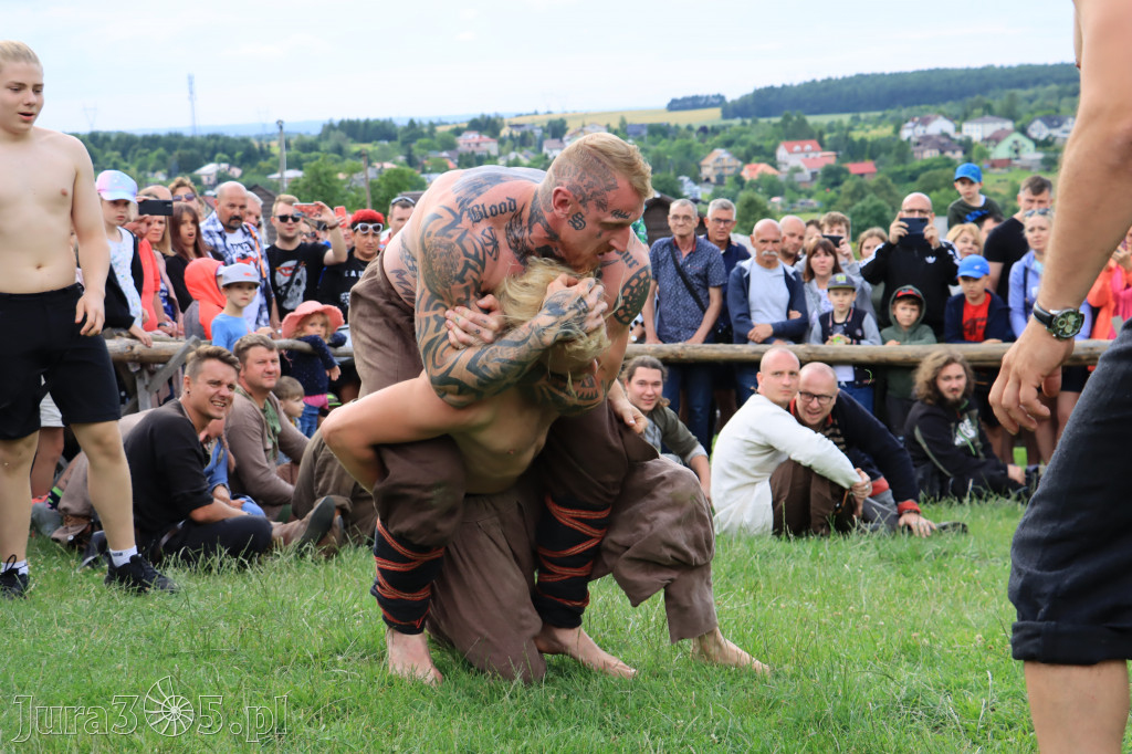 Zamek Ogrodzieniec w Podzamczu - XVIII Najazd Barbarzyńców.