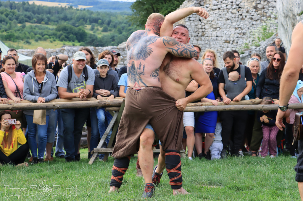 Zamek Ogrodzieniec w Podzamczu - XVIII Najazd Barbarzyńców.