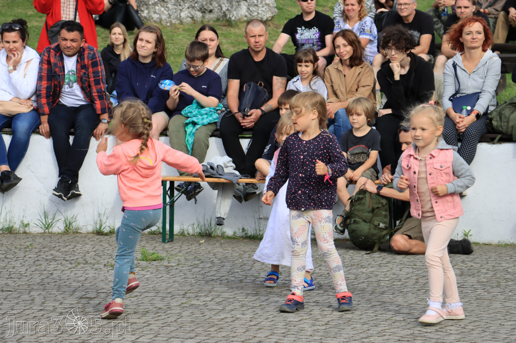 Zamek Ogrodzieniec w Podzamczu - XVIII Najazd Barbarzyńców.