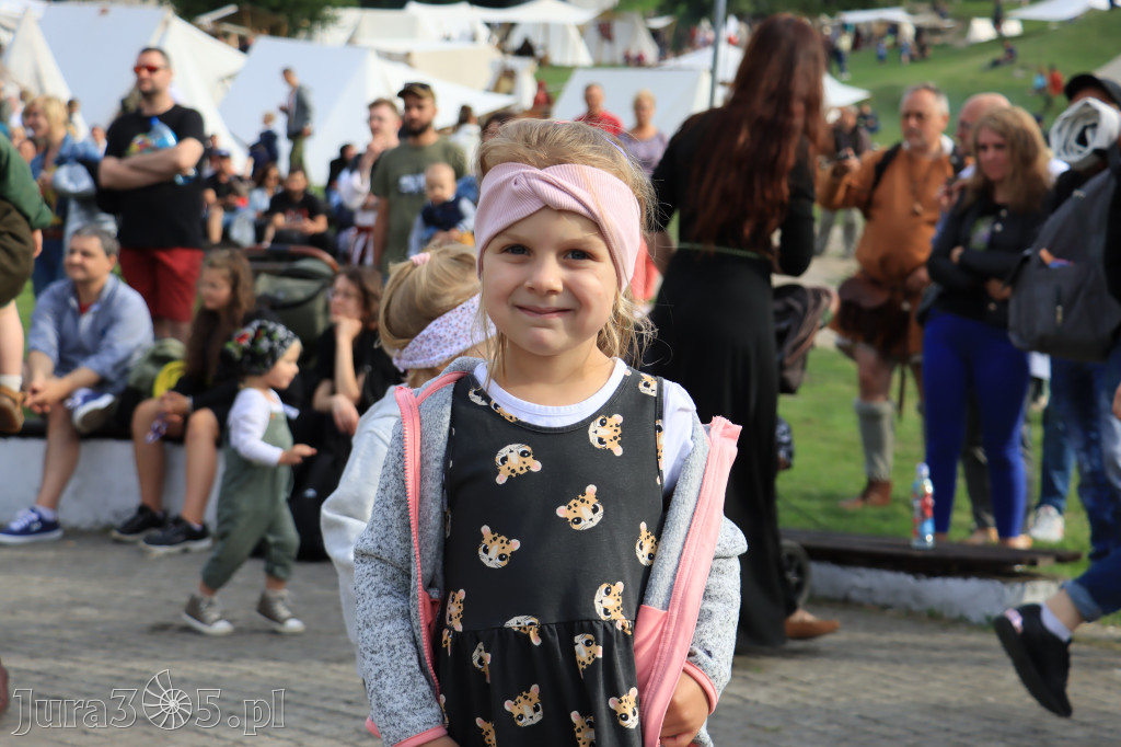 Zamek Ogrodzieniec w Podzamczu - XVIII Najazd Barbarzyńców.