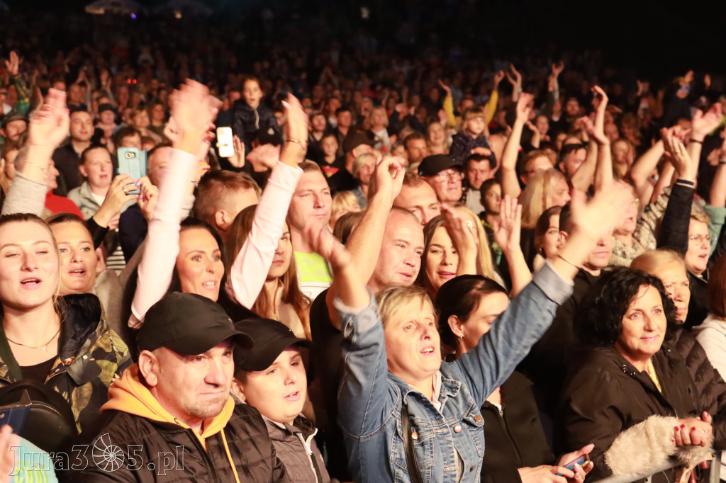 Koncert zespołu FEEL podczas Dni Ogrodzieńca 2022r.