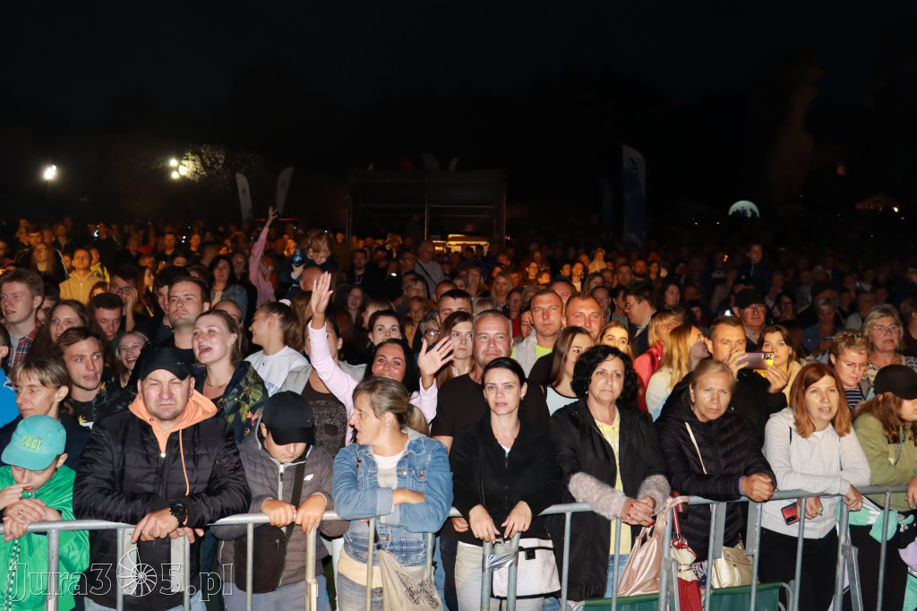 Koncert zespołu FEEL podczas Dni Ogrodzieńca 2022r.