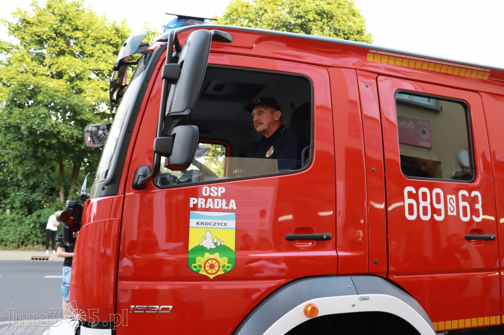 Przywitanie nowego wozu strażackiego - Pradła.