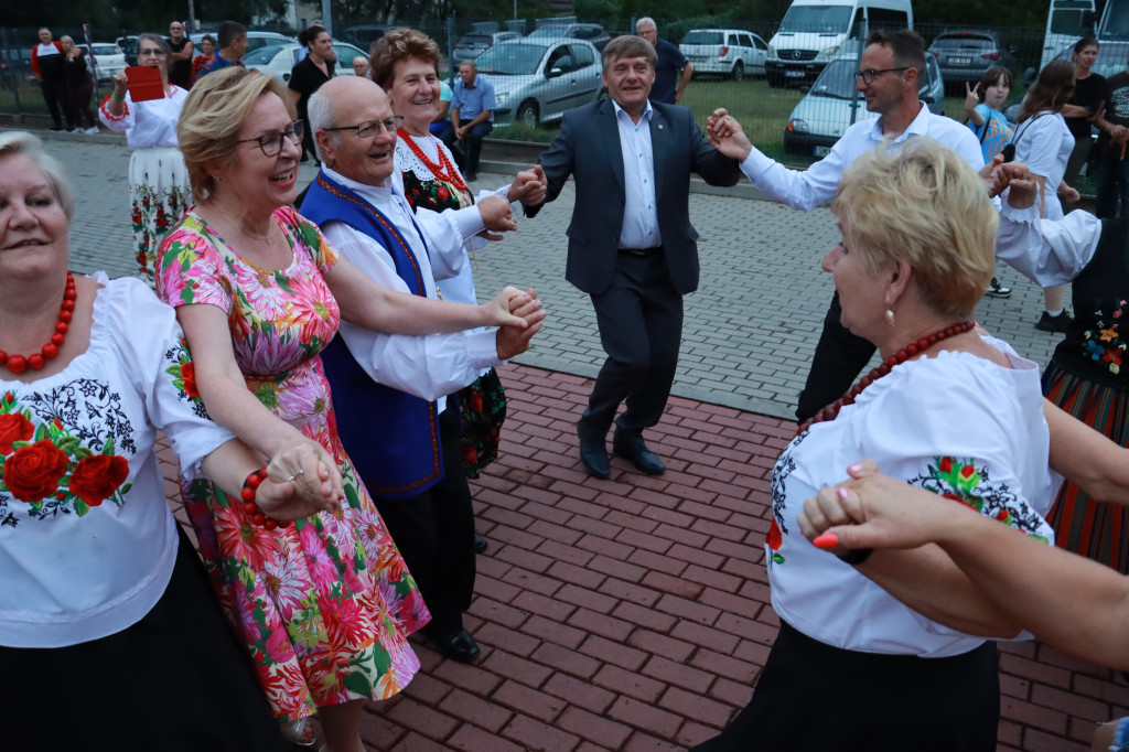 Zabawa taneczna - JURAJSKI GOŚCINIEC Koziegłowy 2022r.