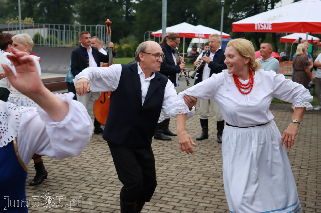 Zabawa taneczna - JURAJSKI GOŚCINIEC Koziegłowy 2022r.