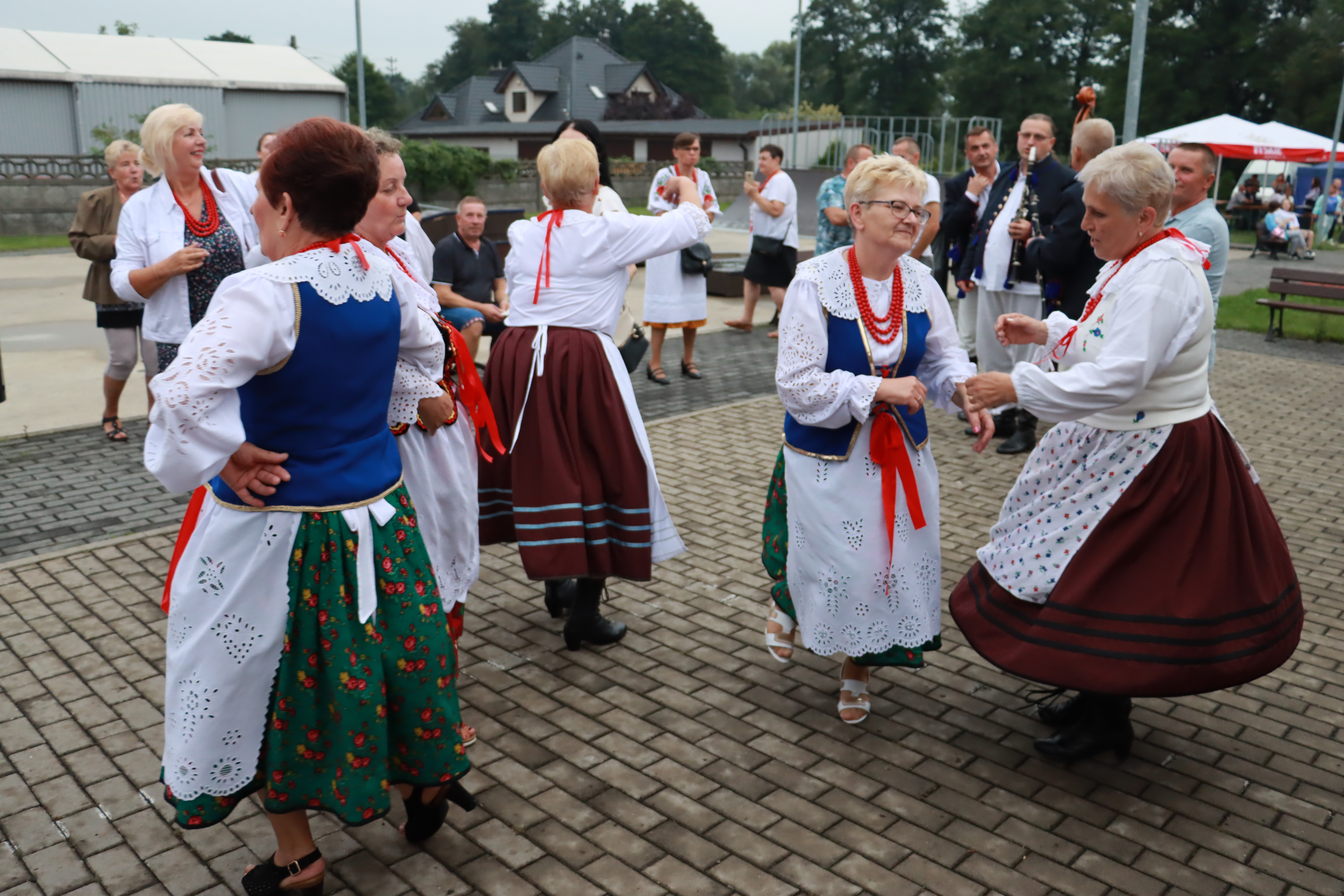 Zabawa taneczna - JURAJSKI GOŚCINIEC Koziegłowy 2022r.