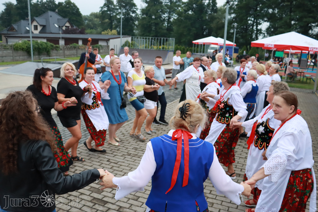 Zabawa taneczna - JURAJSKI GOŚCINIEC Koziegłowy 2022r.
