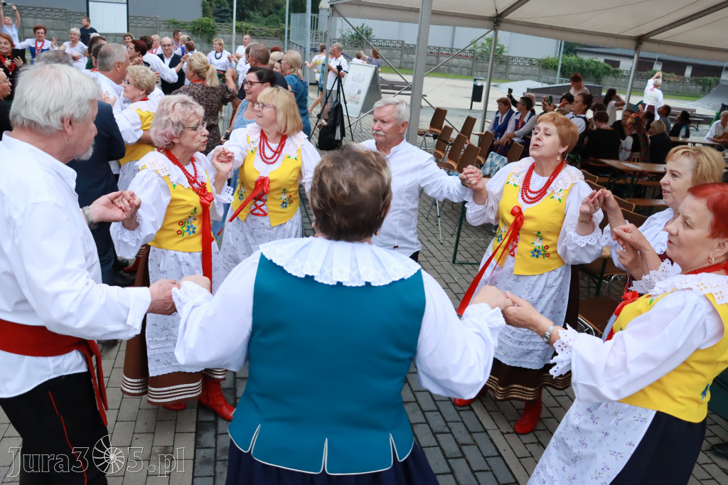 Zabawa taneczna - JURAJSKI GOŚCINIEC Koziegłowy 2022r.