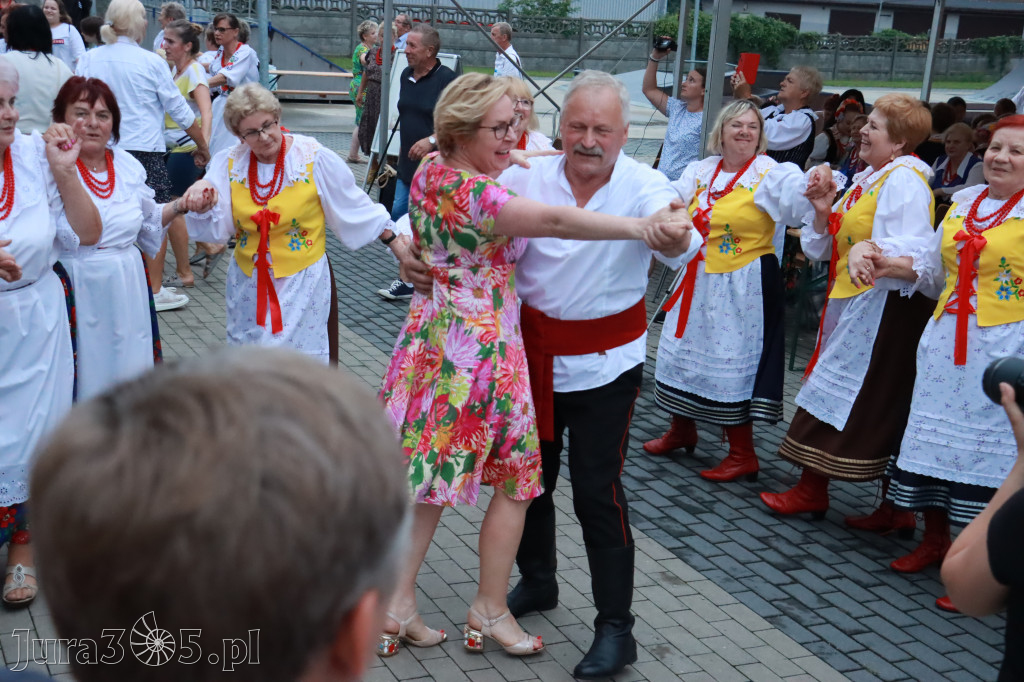 Zabawa taneczna - JURAJSKI GOŚCINIEC Koziegłowy 2022r.