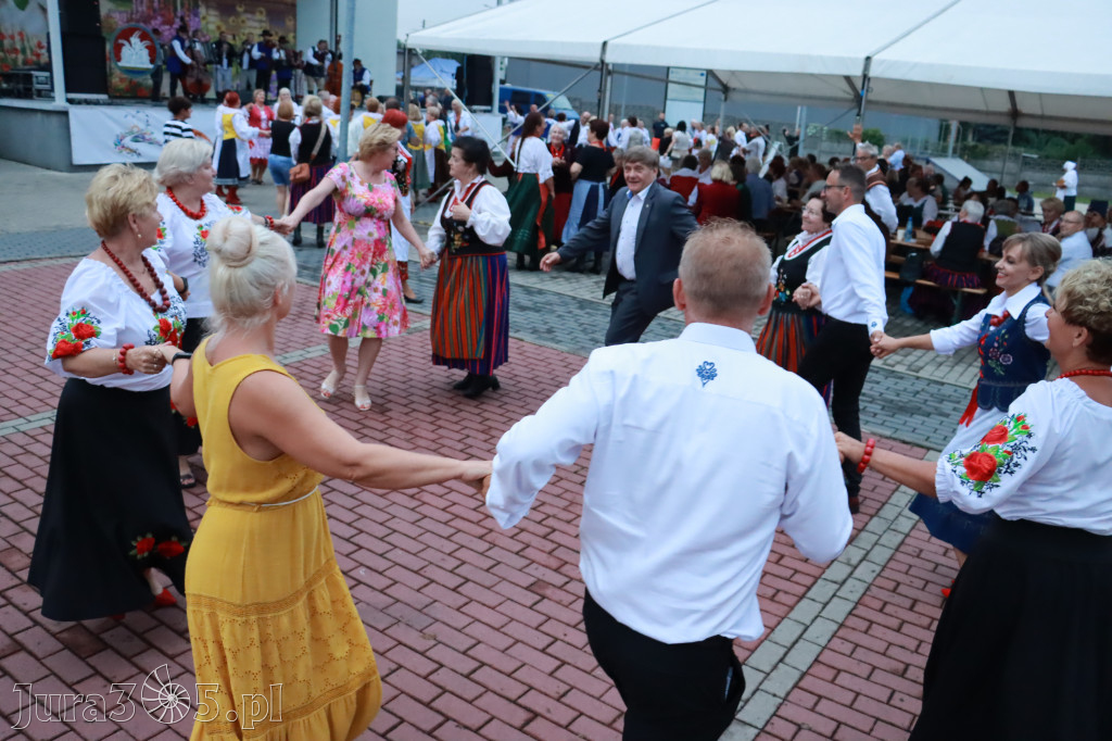 Zabawa taneczna - JURAJSKI GOŚCINIEC Koziegłowy 2022r.