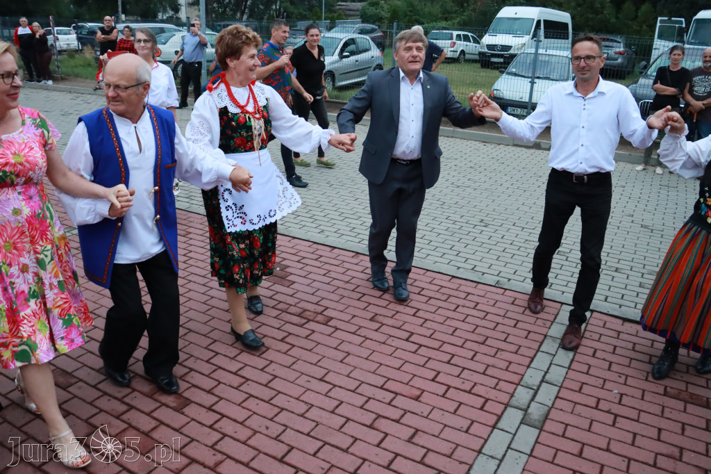 Zabawa taneczna - JURAJSKI GOŚCINIEC Koziegłowy 2022r.