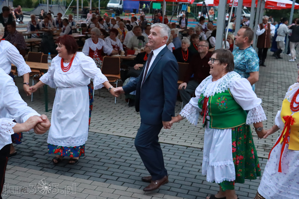 Zabawa taneczna - JURAJSKI GOŚCINIEC Koziegłowy 2022r.