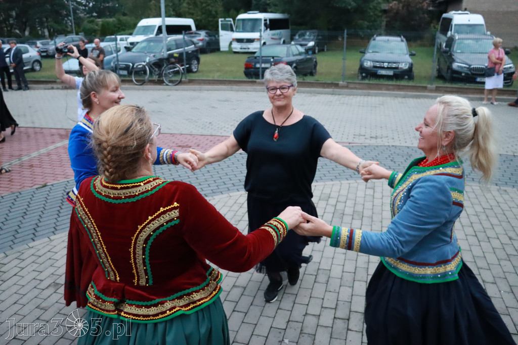 Zabawa taneczna - JURAJSKI GOŚCINIEC Koziegłowy 2022r.