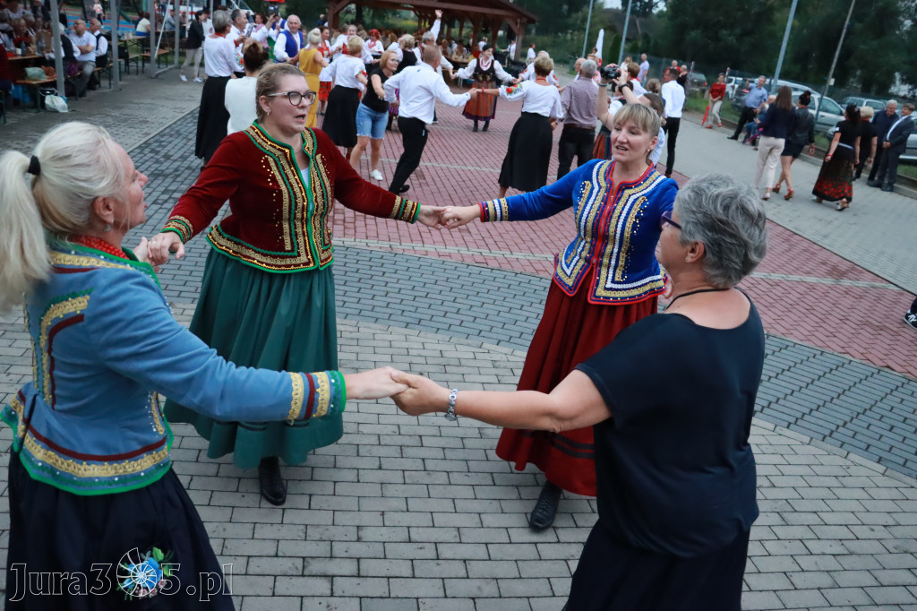 Zabawa taneczna - JURAJSKI GOŚCINIEC Koziegłowy 2022r.