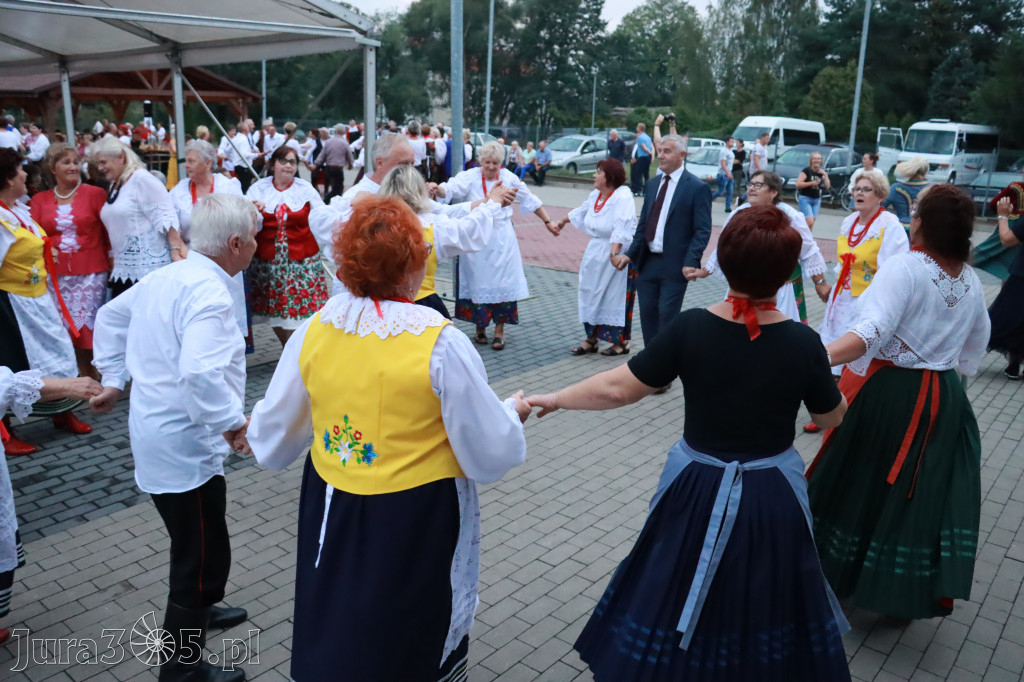Zabawa taneczna - JURAJSKI GOŚCINIEC Koziegłowy 2022r.