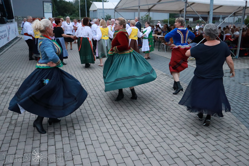Zabawa taneczna - JURAJSKI GOŚCINIEC Koziegłowy 2022r.