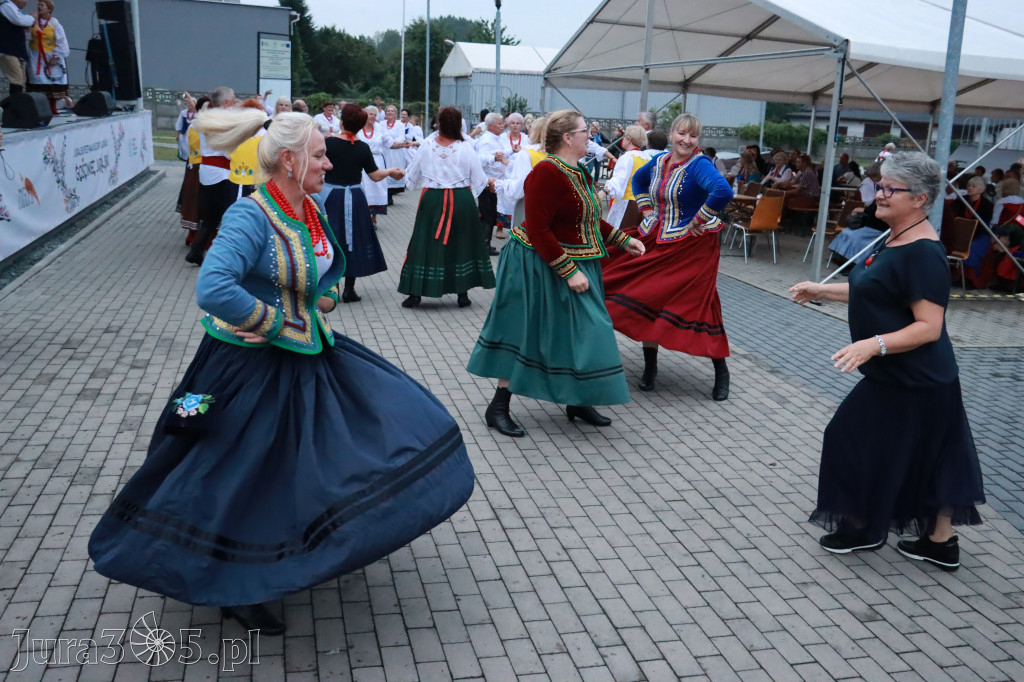 Zabawa taneczna - JURAJSKI GOŚCINIEC Koziegłowy 2022r.