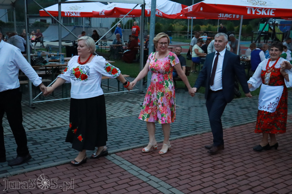 Zabawa taneczna - JURAJSKI GOŚCINIEC Koziegłowy 2022r.