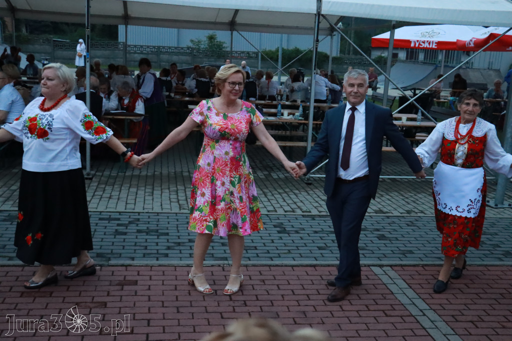 Zabawa taneczna - JURAJSKI GOŚCINIEC Koziegłowy 2022r.