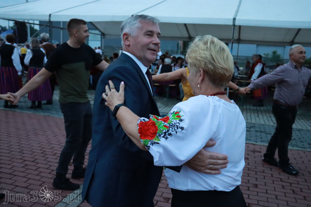 Zabawa taneczna - JURAJSKI GOŚCINIEC Koziegłowy 2022r.