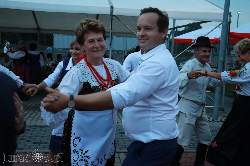 Zabawa taneczna - JURAJSKI GOŚCINIEC Koziegłowy 2022r.