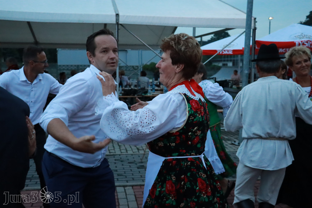 Zabawa taneczna - JURAJSKI GOŚCINIEC Koziegłowy 2022r.