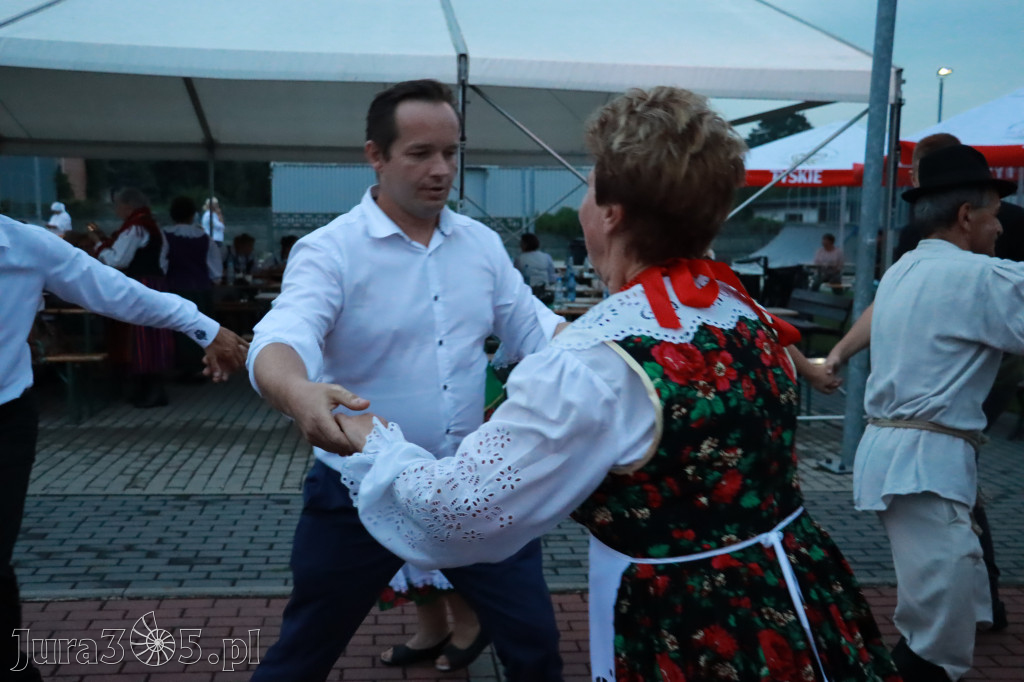 Zabawa taneczna - JURAJSKI GOŚCINIEC Koziegłowy 2022r.