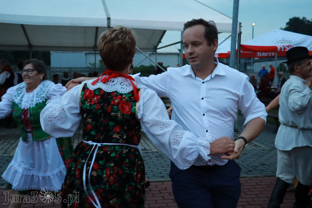 Zabawa taneczna - JURAJSKI GOŚCINIEC Koziegłowy 2022r.
