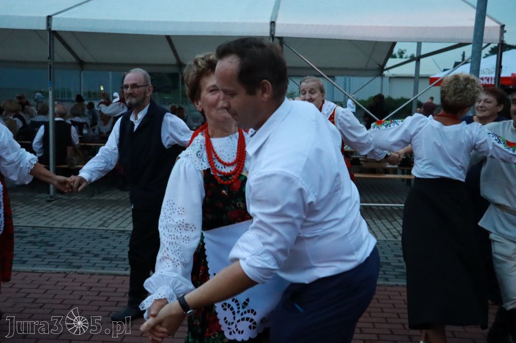 Zabawa taneczna - JURAJSKI GOŚCINIEC Koziegłowy 2022r.