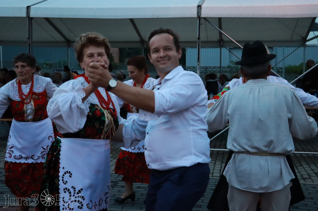 Zabawa taneczna - JURAJSKI GOŚCINIEC Koziegłowy 2022r.