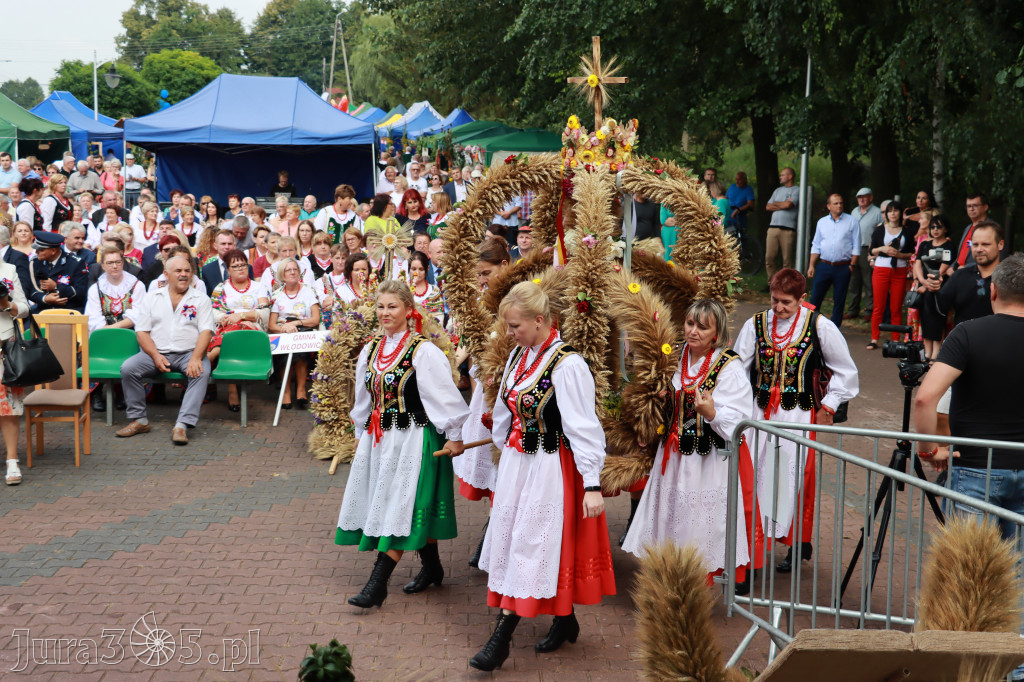 DOŻYNKI KROCZYCE - korowód i część oficjalna.