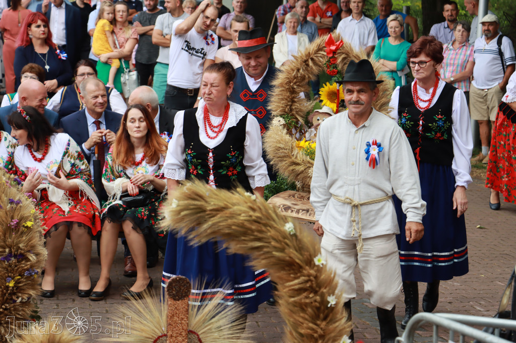 DOŻYNKI KROCZYCE - korowód i część oficjalna.