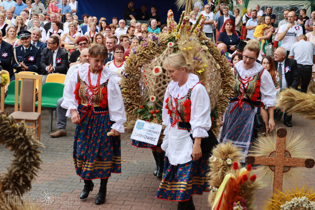 DOŻYNKI KROCZYCE - korowód i część oficjalna.