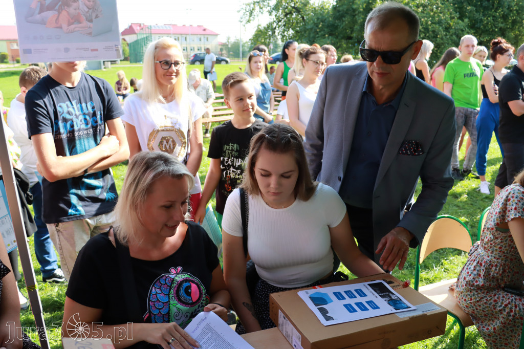 Włodowice - PRZEKAZANIE KOMPUTERÓW ?Granty PPGR?