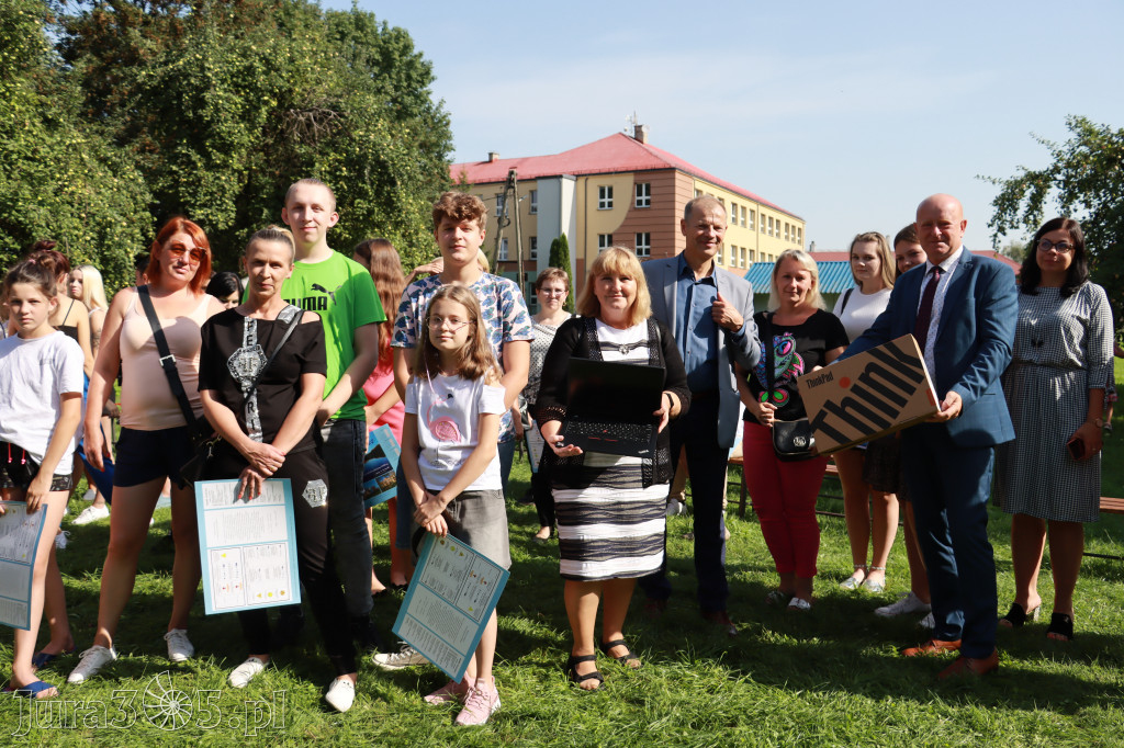 Włodowice - PRZEKAZANIE KOMPUTERÓW ?Granty PPGR?