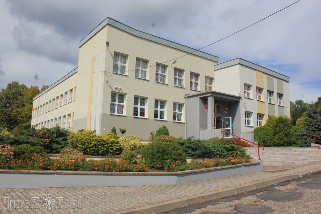 60-lat szkoły w Wysokiej