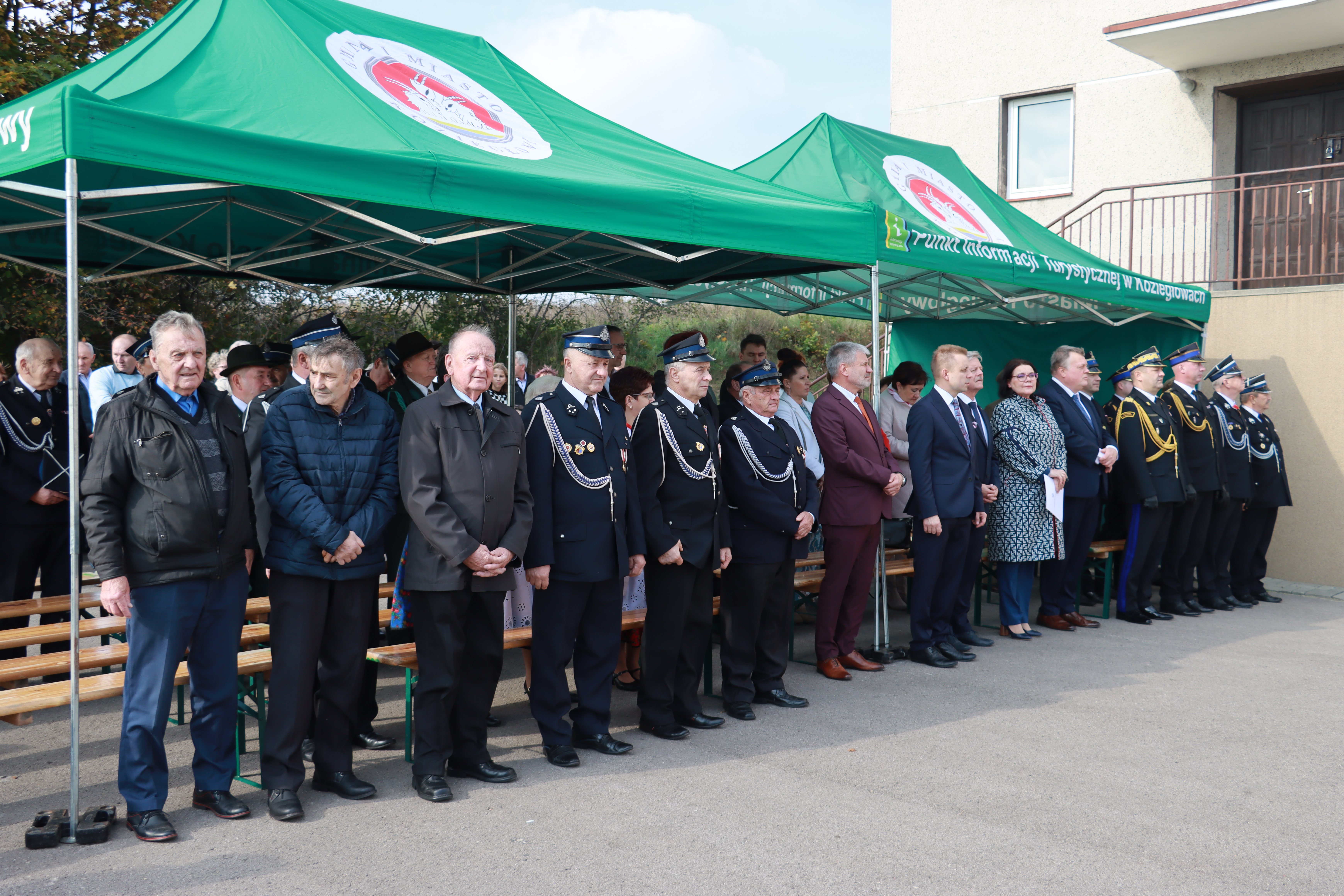 Fotorelacja - Przekazanie i poświęcenie nowego samochodu OSP Cynków