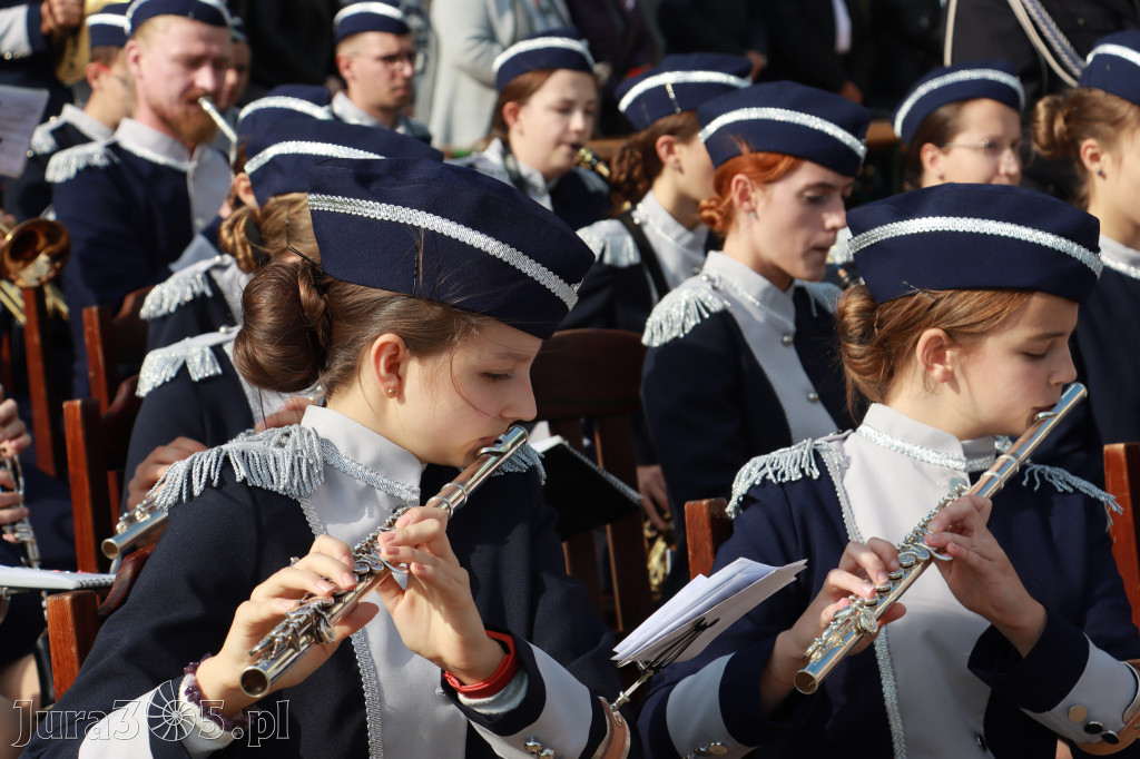 Fotorelacja - Przekazanie i poświęcenie nowego samochodu OSP Cynków