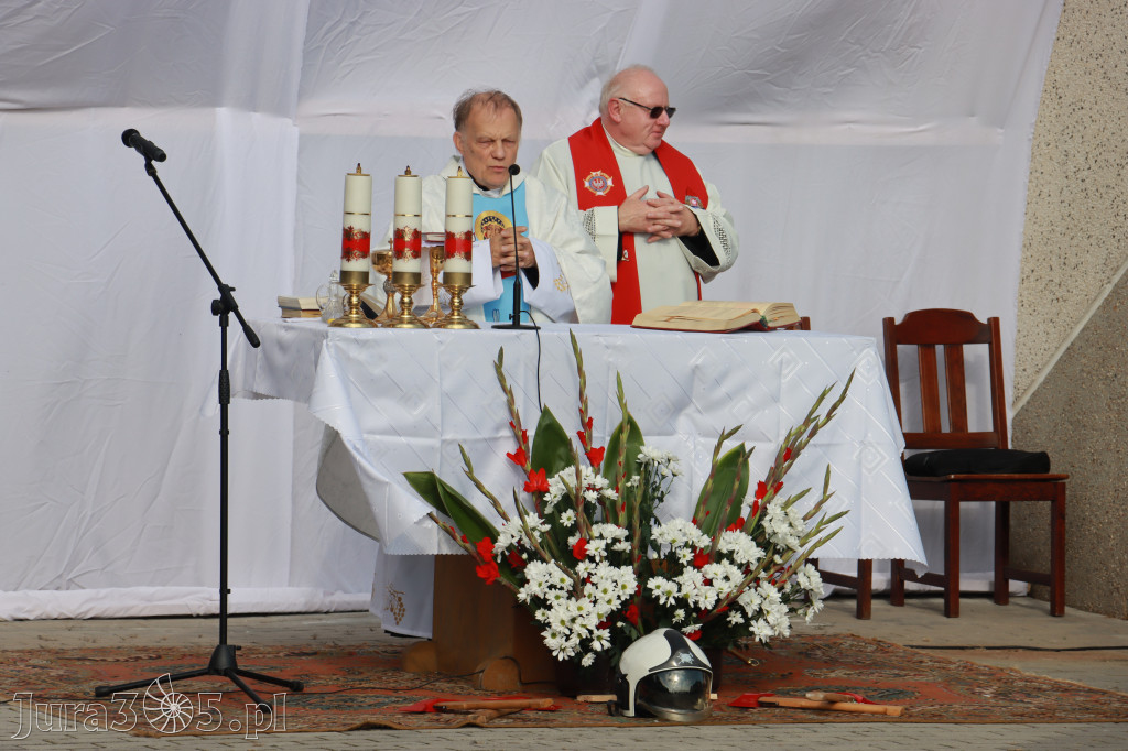 Fotorelacja - Przekazanie i poświęcenie nowego samochodu OSP Cynków