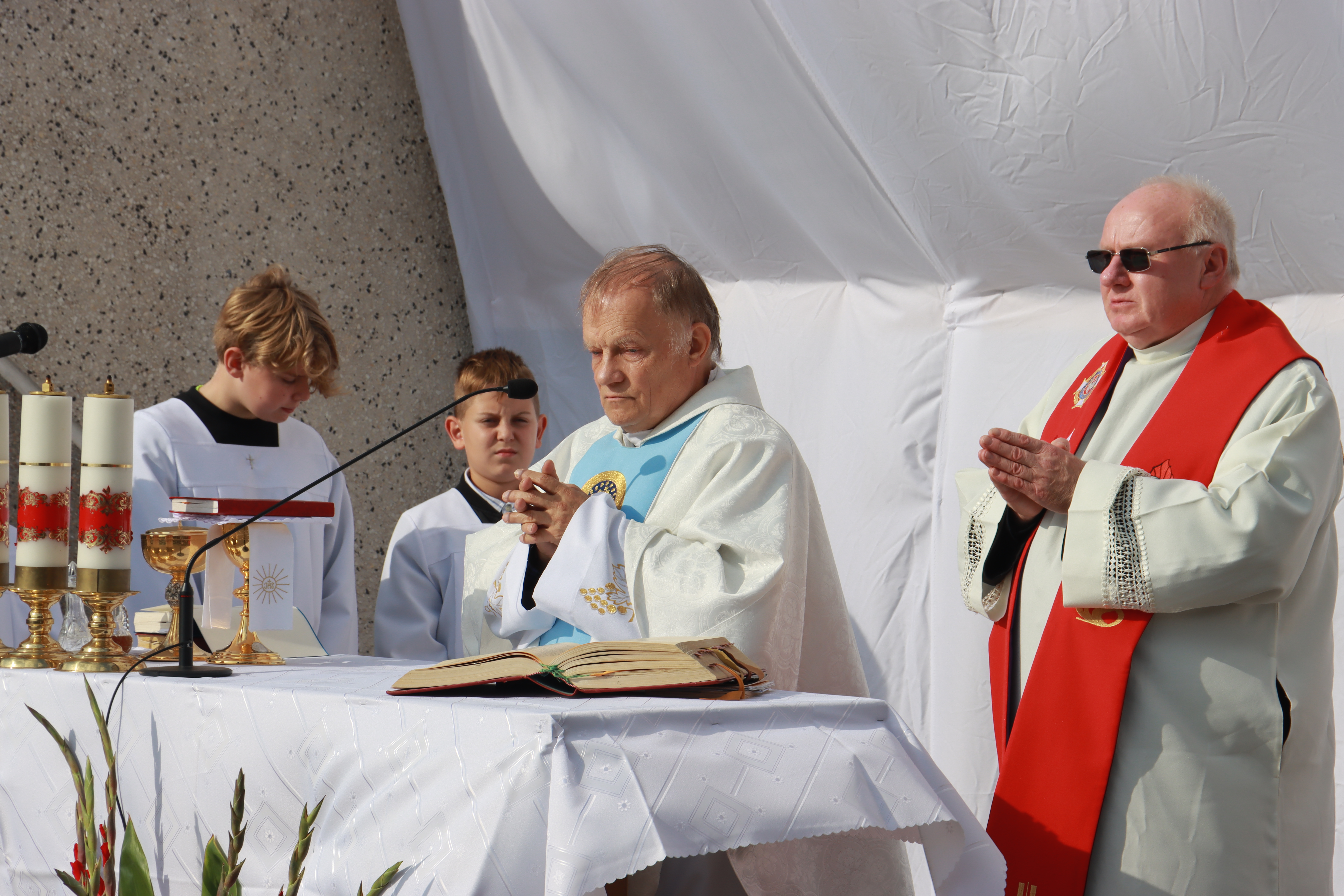 Fotorelacja - Przekazanie i poświęcenie nowego samochodu OSP Cynków